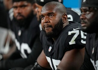 Raiders tackle Brandon Parker