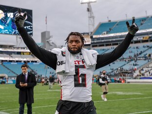 Edge-rusher Dante Fowler Jr.